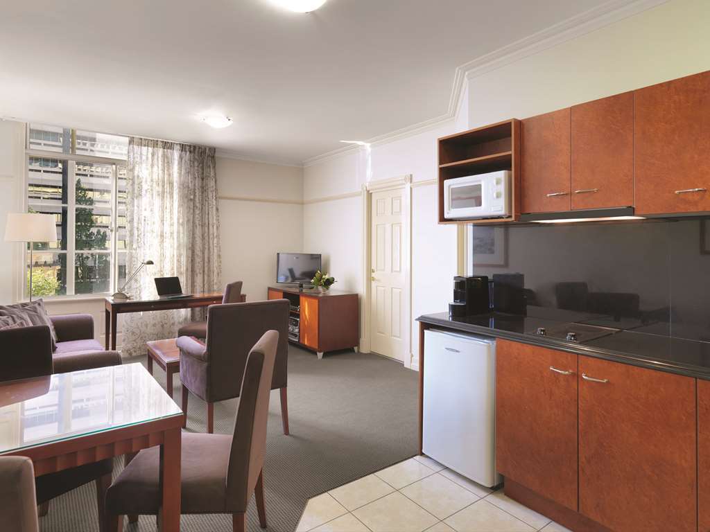 Adina Apartment Hotel Brisbane Anzac Square Room photo